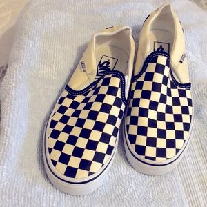 VANS women’s slip ons. Like new. Size 6. Checked😎